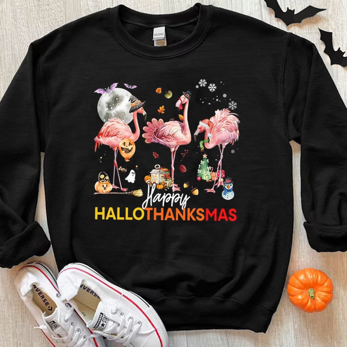 Sudadera con capucha y camiseta con el lema "Happy Hallothanksmas Flamingo"