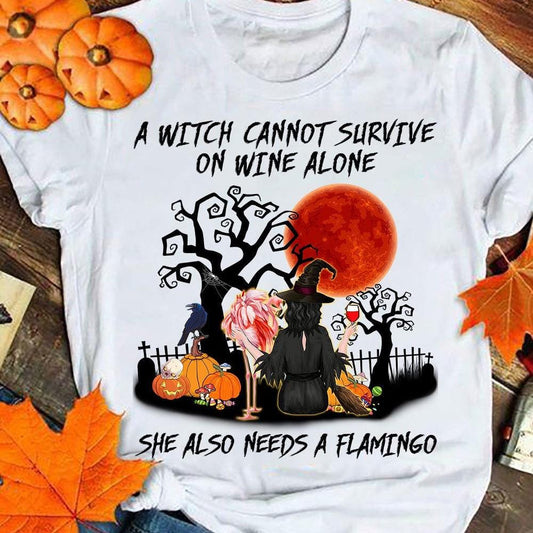 Una bruja no puede sobrevivir solo con vino. Necesita camisetas de Halloween con flamencos
