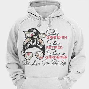 She's Grandma She's Retired & She's A Gardener Gardening Shirts