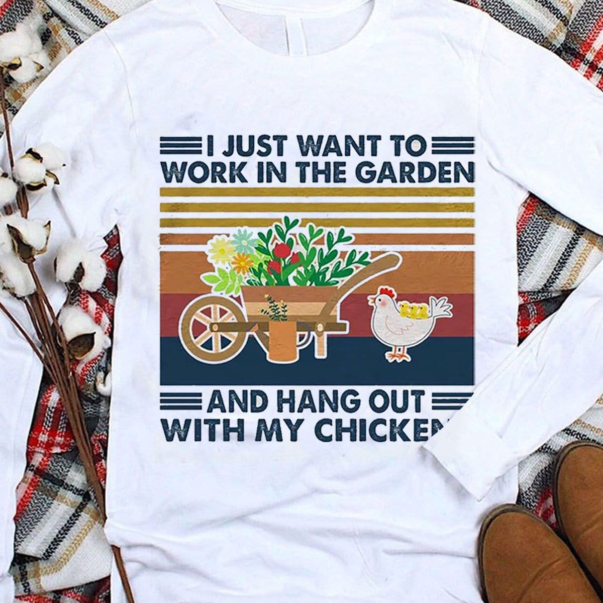 Solo quiero trabajar en mi jardín y pasar el rato con mis gallinas Camisetas de jardinería vintage