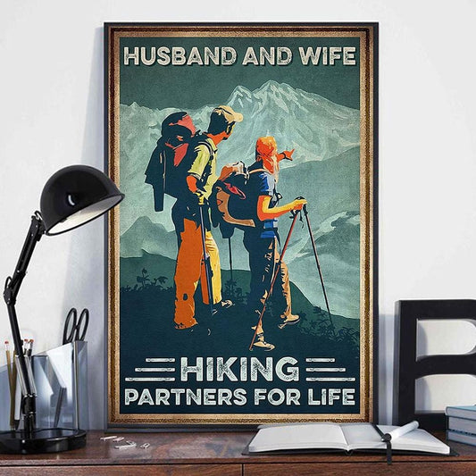 Póster de marido y mujer: Compañeros de senderismo de por vida