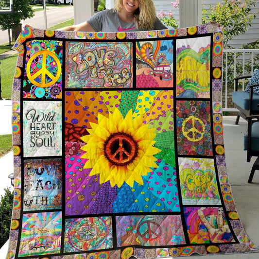 Manta hippie de polar y sherpa con diseño de alma gitana y girasol de Wild Heart