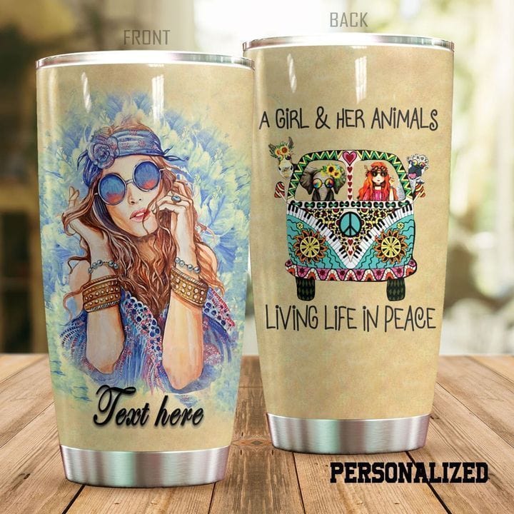 Una niña y sus animales viviendo en paz Vaso hippie personalizado