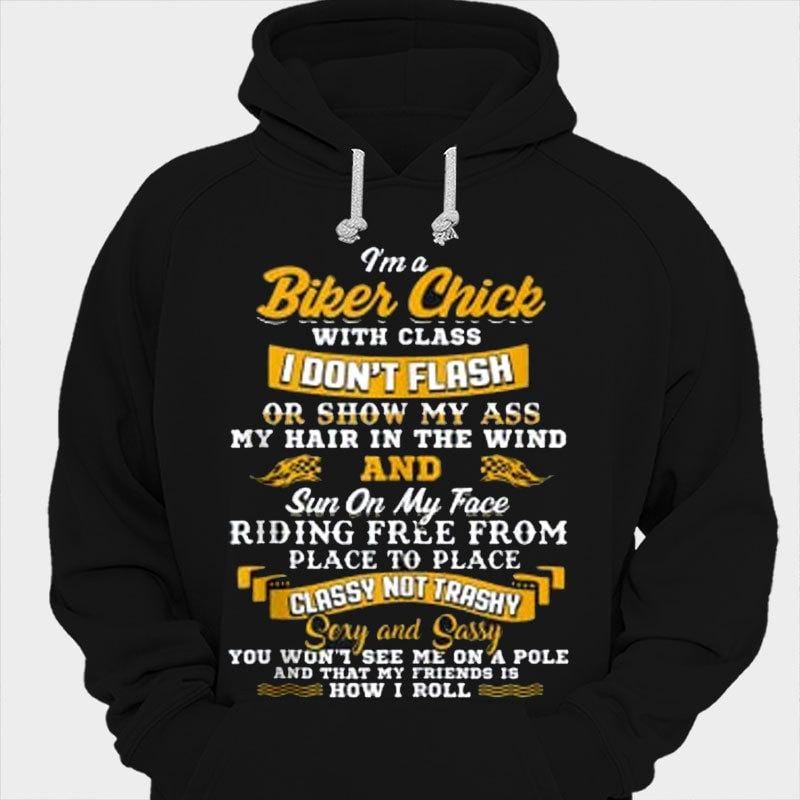 Soy una chica motociclista con clase. No muestro camisetas de motociclistas.
