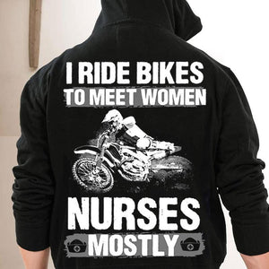 Voy en bicicleta para conocer a enfermeras, principalmente camisetas de motociclistas