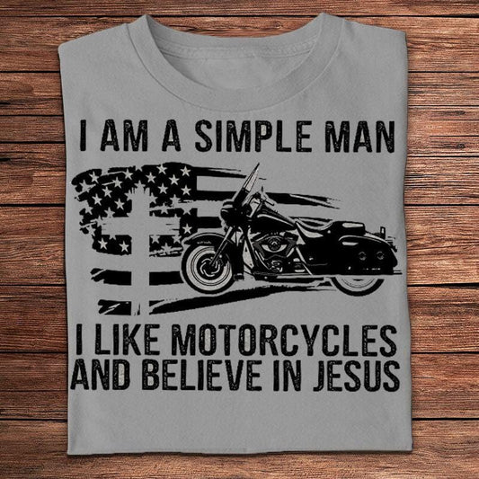 Soy un hombre sencillo, me gustan las motocicletas y creo en las camisetas de Jesús.