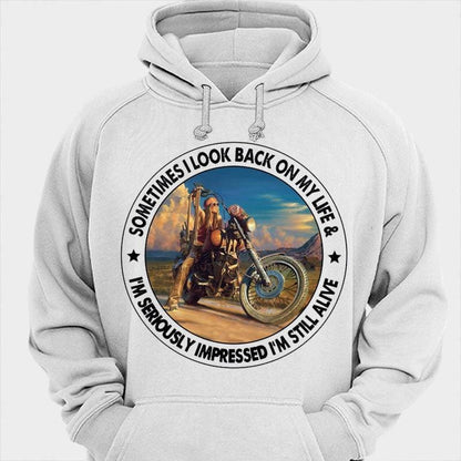 A veces miro hacia atrás en mi vida. En serio, todavía estoy vivo. Camisetas de motociclista