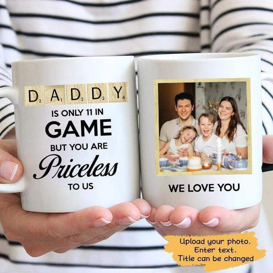 Taza personalizada para el Día del Padre "Eres inestimable"