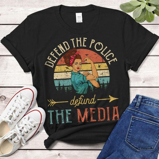 Defendiendo a la policía, desfinanciando a los medios, camisetas de la policía