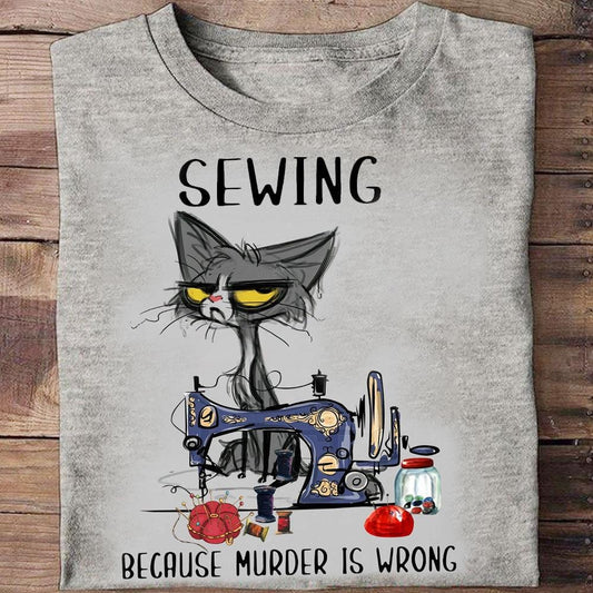 Coser camisetas con la frase Porque matar está mal