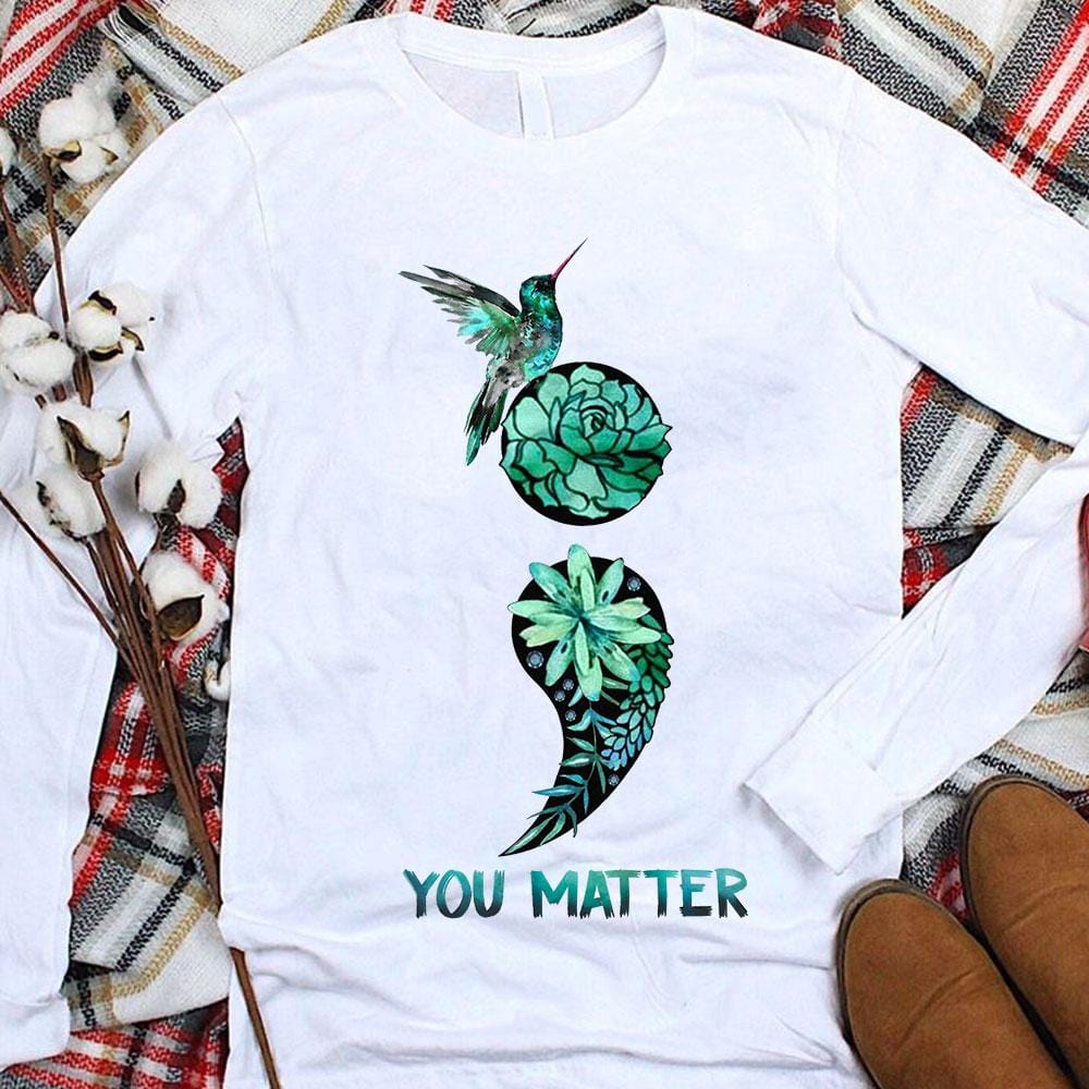 Camiseta con el símbolo "Tú importas", punto y coma y pájaro, para concienciar sobre el suicidio