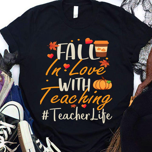 Enamórese de la docencia, vida docente, camisetas de Halloween para docentes