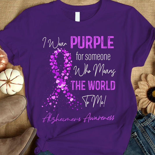 "Llevo morado para alguien, significa el mundo para mí", camiseta con lazo para concienciar sobre el Alzheimer