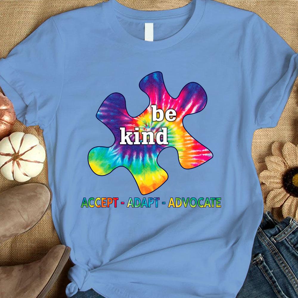 Camiseta de aceptación del autismo Sea amable, adáptese, abogue por las piezas del rompecabezas