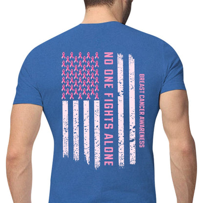 Camiseta de apoyo para la concientización sobre el cáncer de mama, cinta con la bandera estadounidense que dice "Nadie lucha solo"