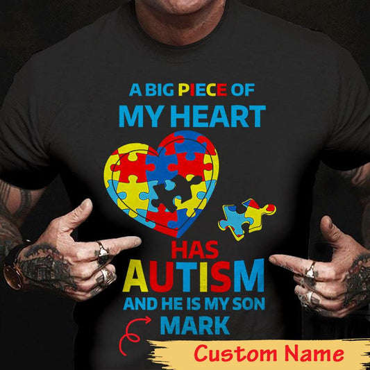 Camiseta personalizada para mamá y papá que concientiza sobre el autismo. Un gran pedazo de corazón es hijo. Personalizada