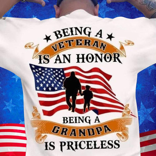Camisetas de "estadounidense por nacimiento, veterano por elección"