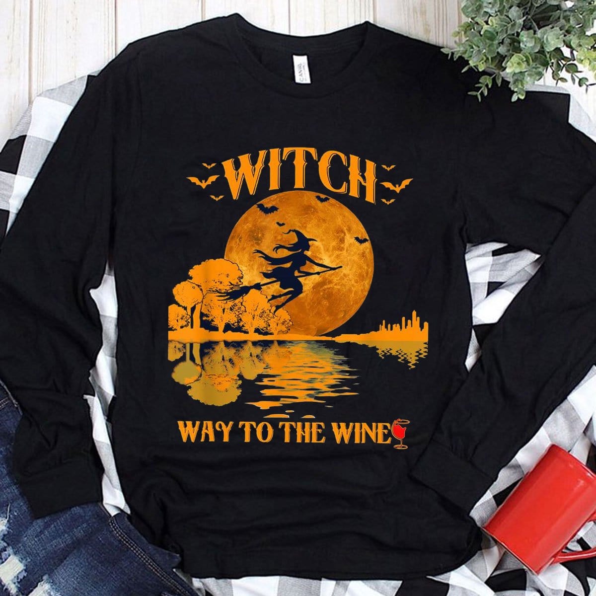 Sudadera con capucha y camisetas de Halloween de Witch Way To The Wine