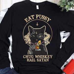 Comer coño, beber whisky, saludar a Satanás, gato negro, camisetas de vino