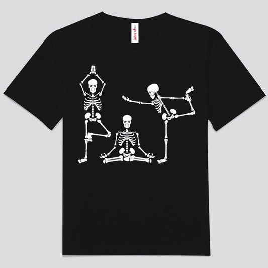 Camiseta de yoga con esqueletos