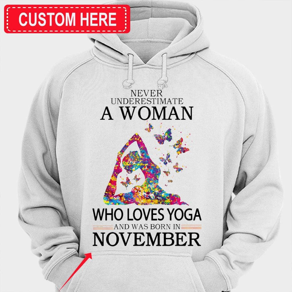 Nunca subestimes a una mujer que ama el yoga Camisetas personalizadas